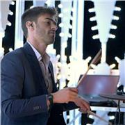 Insegnante di Batteria, e batterista turnista impartisce lezioni di Batteria e Solfeggio, sia Online che in presenza